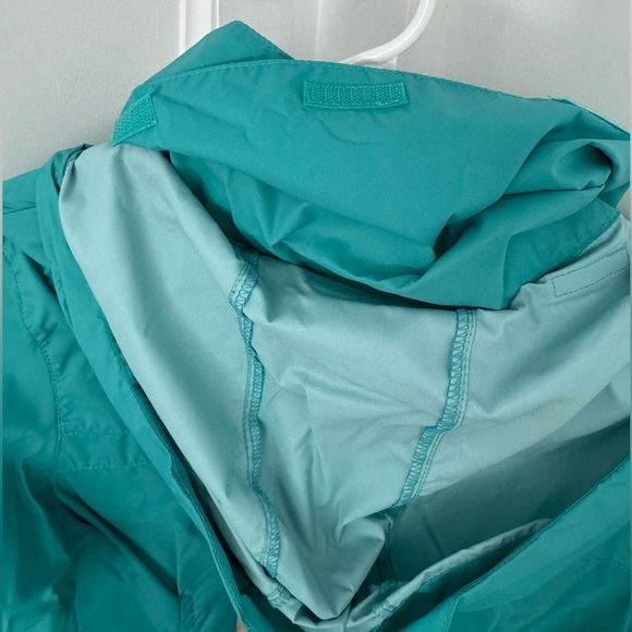 SOLD: Columbia Windbreaker - Picture 6 of 8